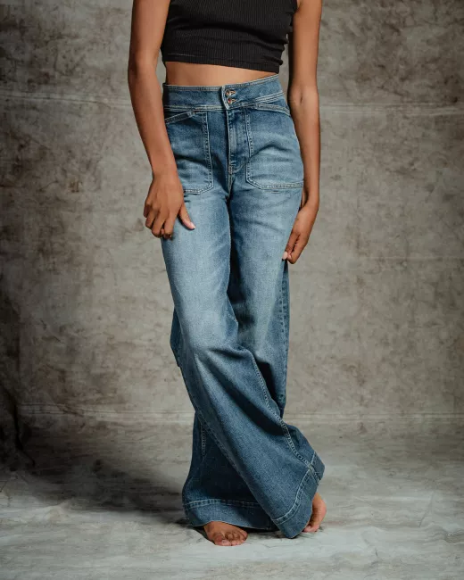 KUYICHI - Jeans Farrah Worker en coton régénératif KUYICHI - Jeans Farrah Worker en coton régénératif