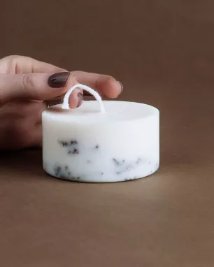 the MUNIO - Bougie à la cire de soja : HEATHER