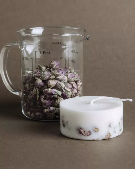 the MUNIO - Bougie à la cire de soja : ROSE the MUNIO - Bougie à la cire de soja : ROSE