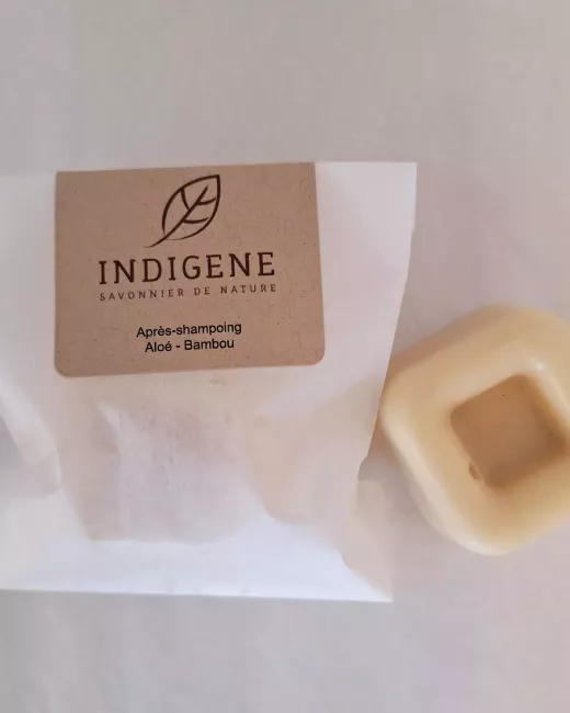 Solide shampoo op basis van brandnetel poeder